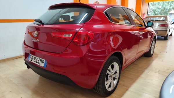 Alfa Romeo Giulietta 2012 - Eleganza e Potenza a Portata di Mano! - immagine 5