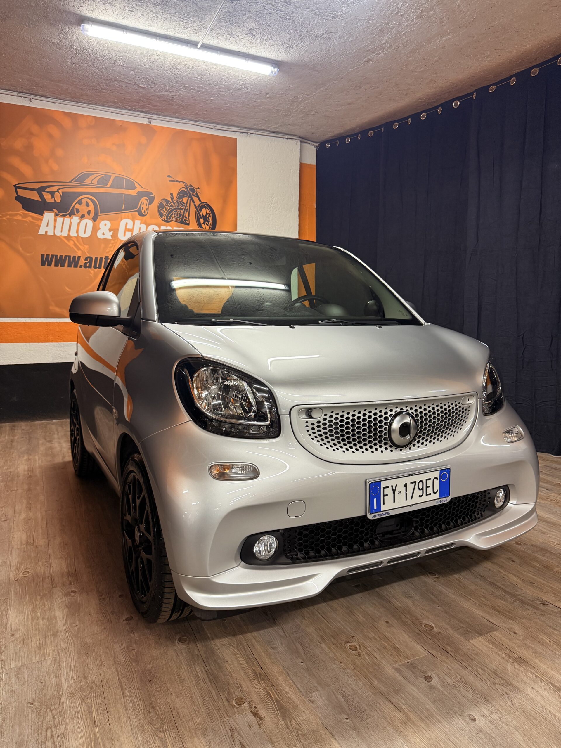 BELLISSIMA SMART FORTWO ADATTA A NEOPATENTATI CON TETTO PANORAMICO CON SOLI 69.625 km