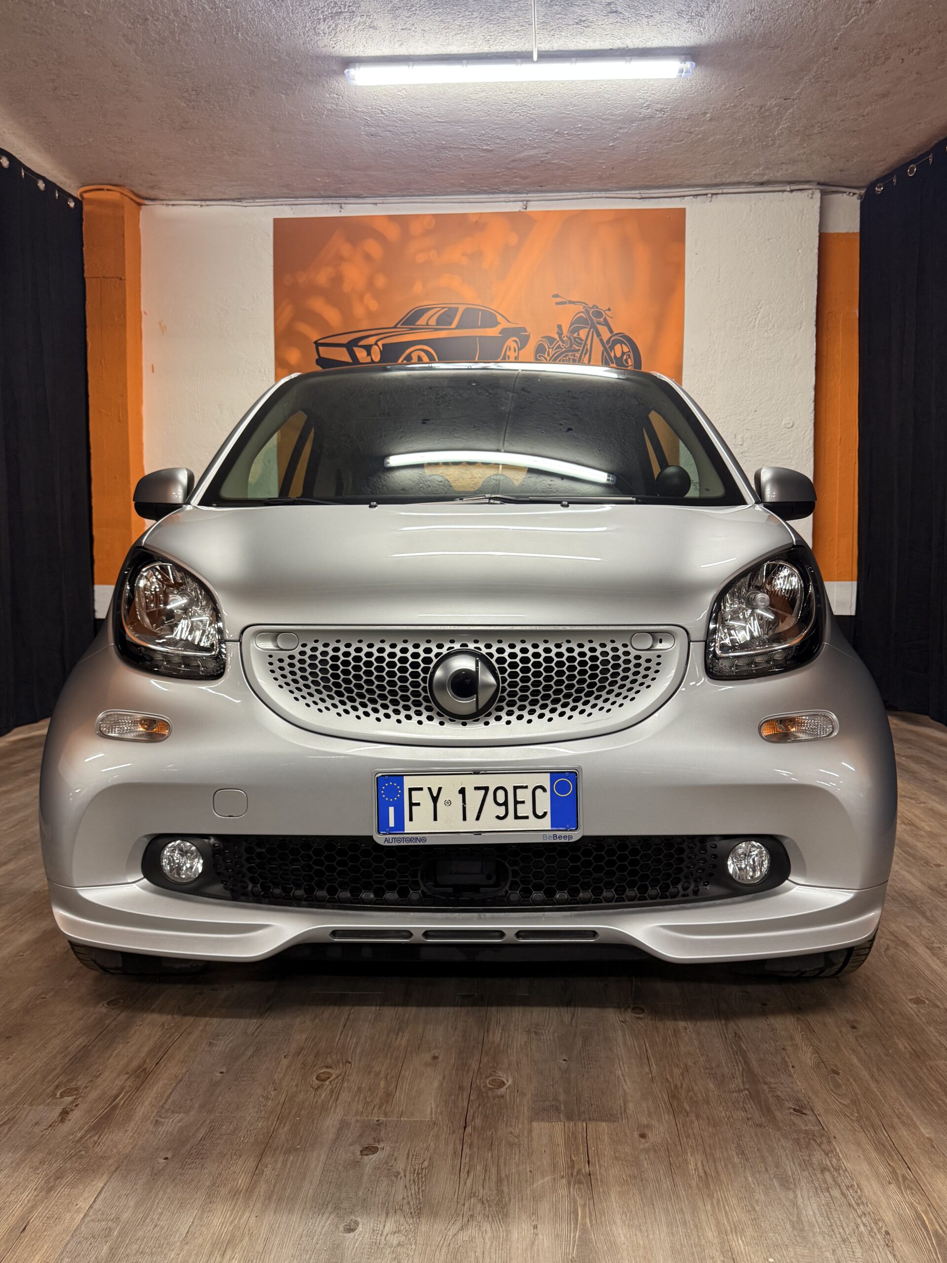 BELLISSIMA SMART FORTWO ADATTA A NEOPATENTATI CON TETTO PANORAMICO CON SOLI 69.625 km