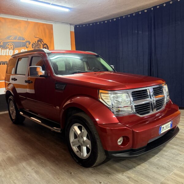 STRAORDINARIO DODGE NITRO 4x4 CON CAMBIO MANUALE