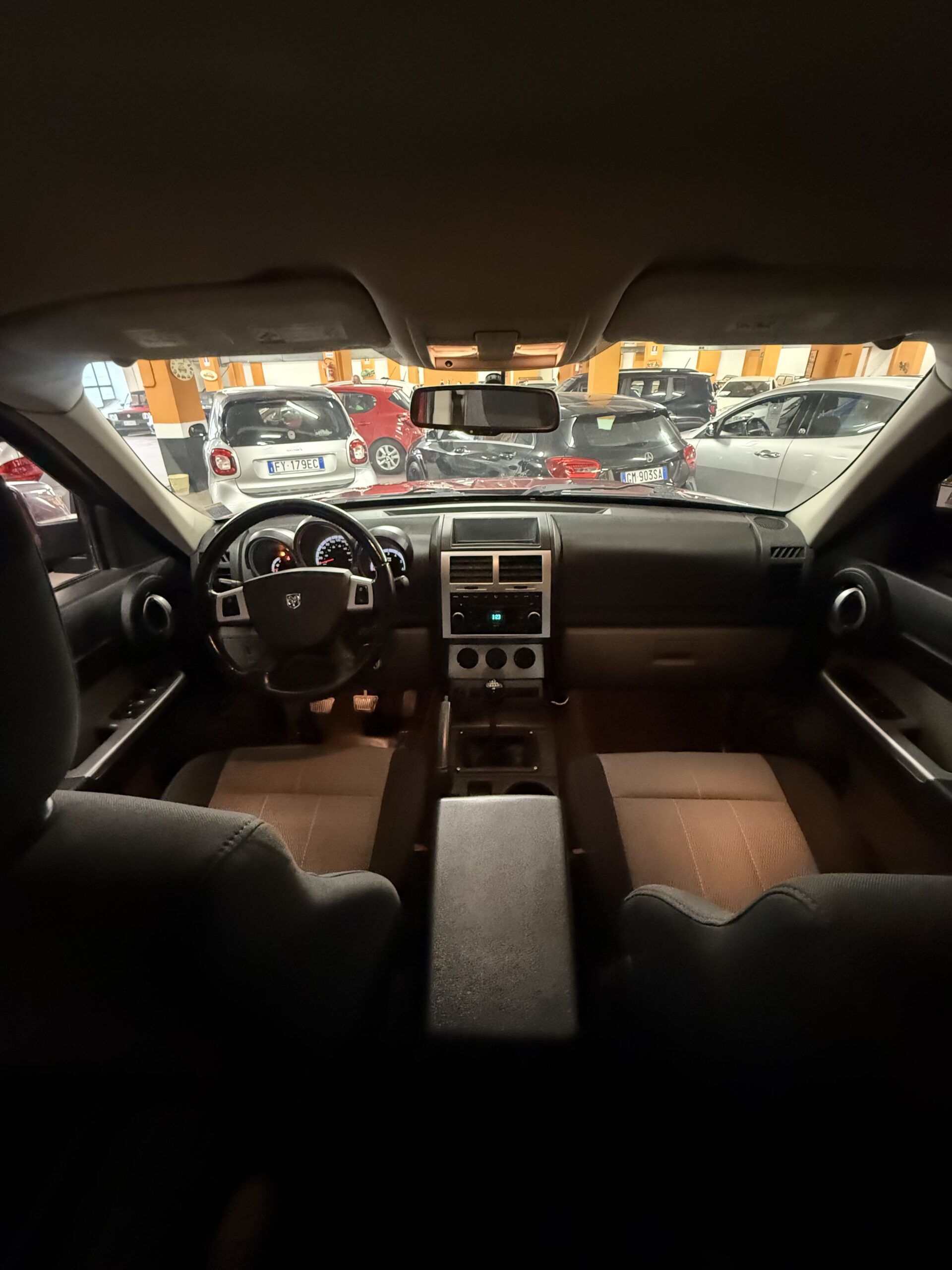 STRAORDINARIO DODGE NITRO 4x4 CON CAMBIO MANUALE
