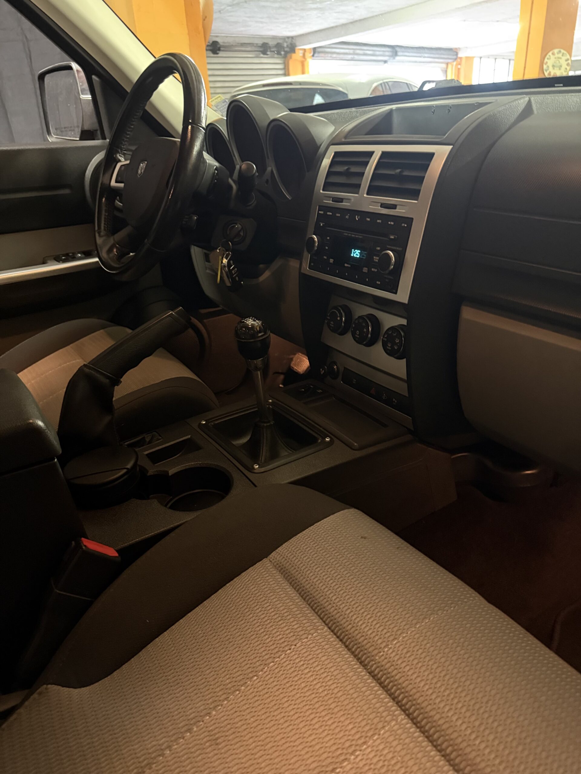 STRAORDINARIO DODGE NITRO 4x4 CON CAMBIO MANUALE