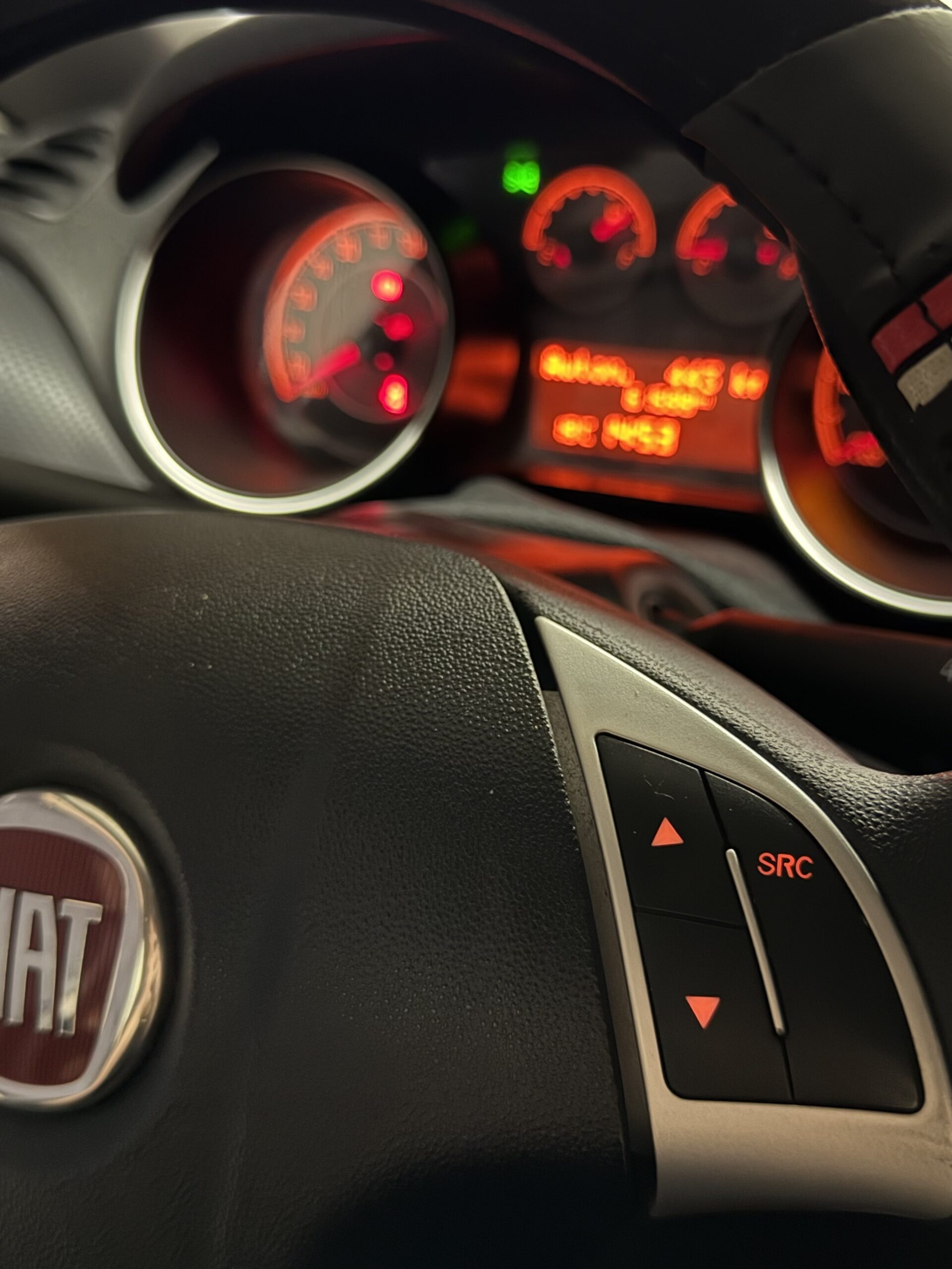 BELLISSIMA FIAT PUNTO CON SOLI 61.599 KM E6 IMMATRICOLATA NEL 2018