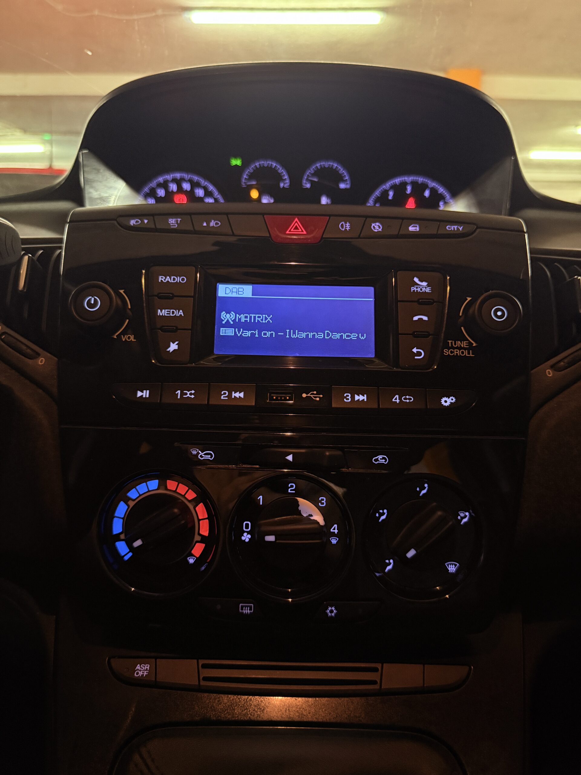 LANCIA YPSILON MILD- HYBRID UNICO PROPRIETARIO CON SOLI 31.663 KM (Copia)