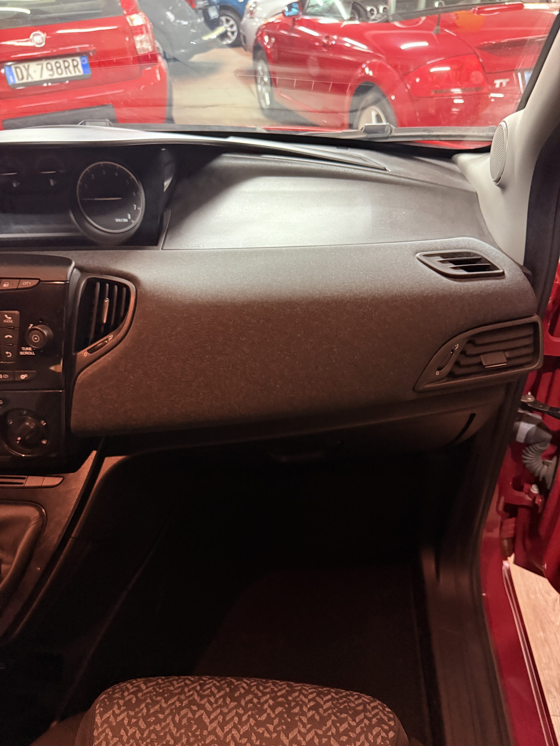 LANCIA YPSILON MILD- HYBRID UNICO PROPRIETARIO CON SOLI 31.663 KM (Copia)