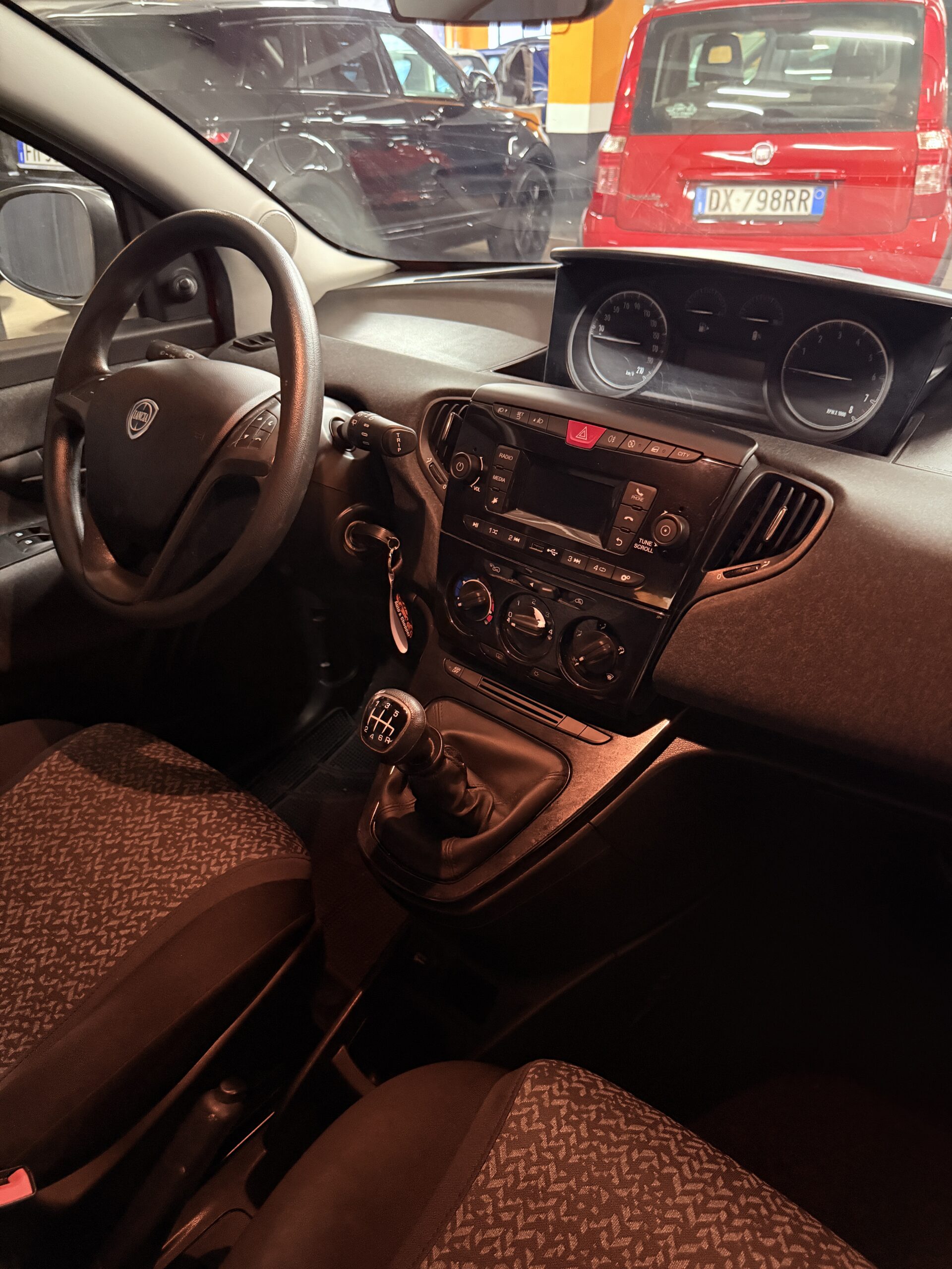 LANCIA YPSILON MILD- HYBRID UNICO PROPRIETARIO CON SOLI 31.663 KM (Copia)