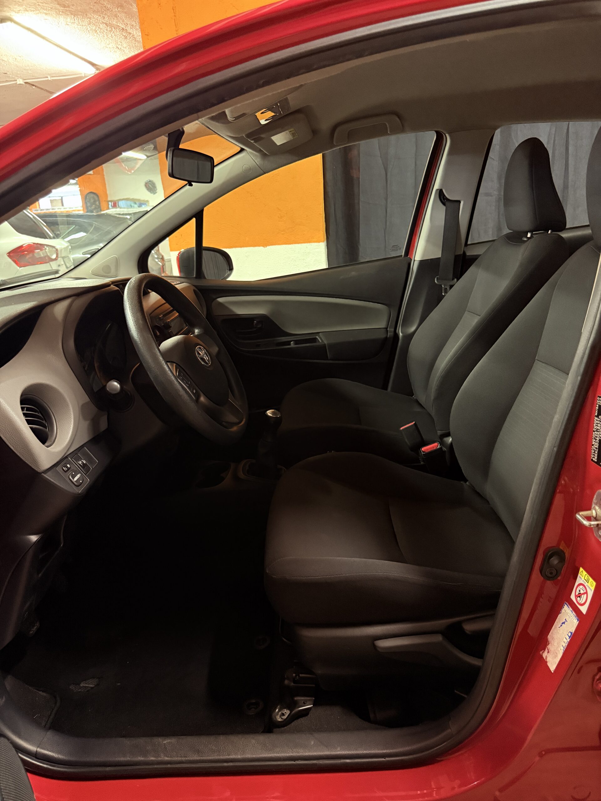BELLISSIMA TOYOTA YARIS, IN CONDIZIONI DA VETRINA CON SOLI 66.434 KM