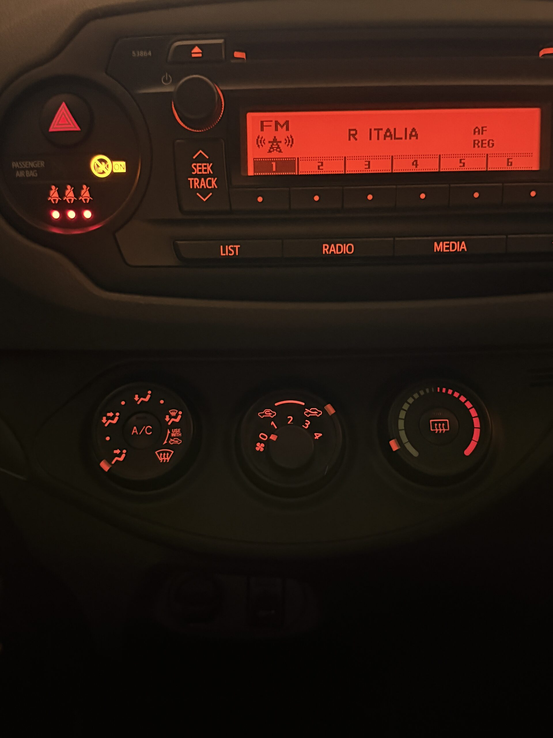 BELLISSIMA TOYOTA YARIS, IN CONDIZIONI DA VETRINA CON SOLI 66.434 KM