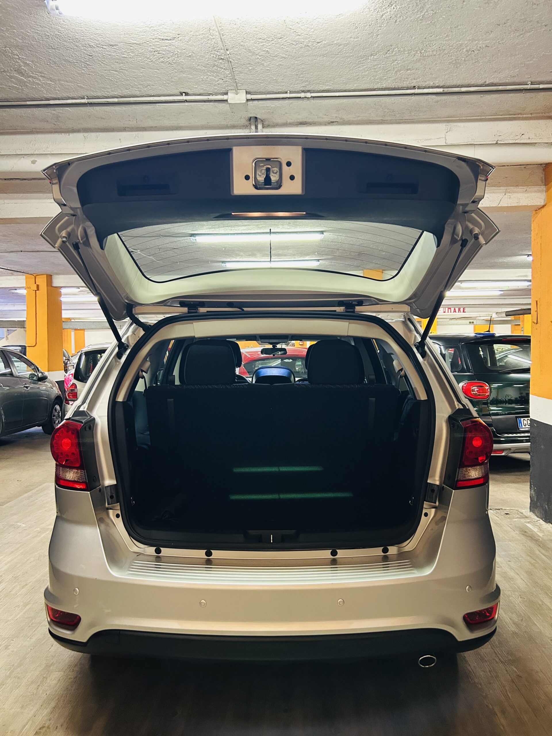FIAT FREEMONT 2.0 MULTIJET ALLESTIMENTO FULL OPTIONAL LOUNGE CON SOLI 36.013 KM