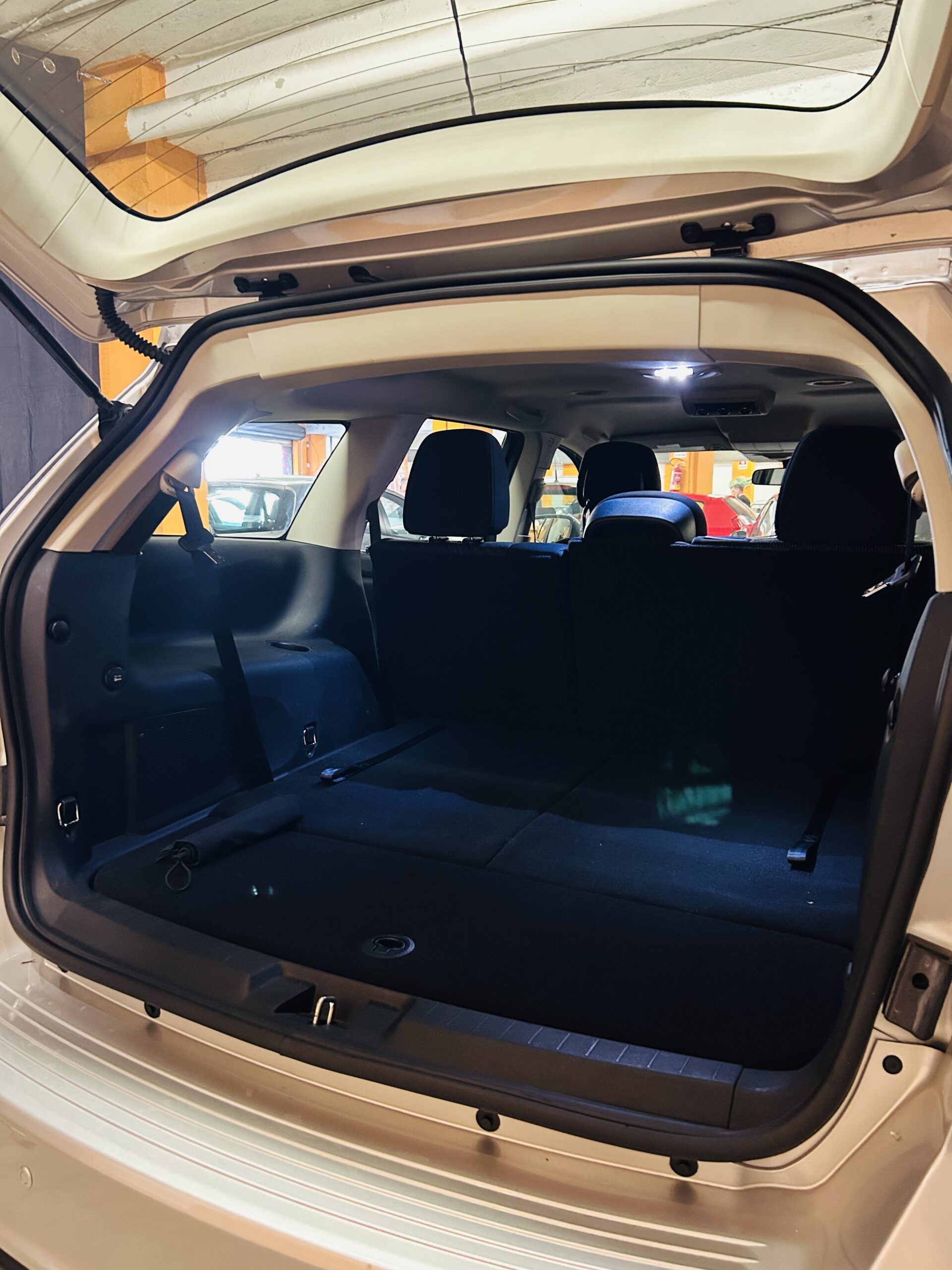 FIAT FREEMONT 2.0 MULTIJET ALLESTIMENTO FULL OPTIONAL LOUNGE CON SOLI 36.013 KM
