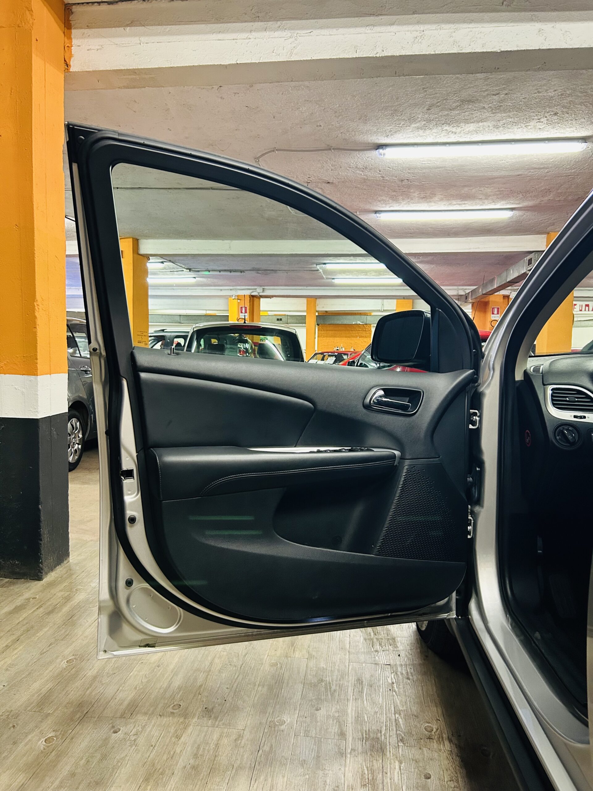 FIAT FREEMONT 2.0 MULTIJET ALLESTIMENTO FULL OPTIONAL LOUNGE CON SOLI 36.013 KM