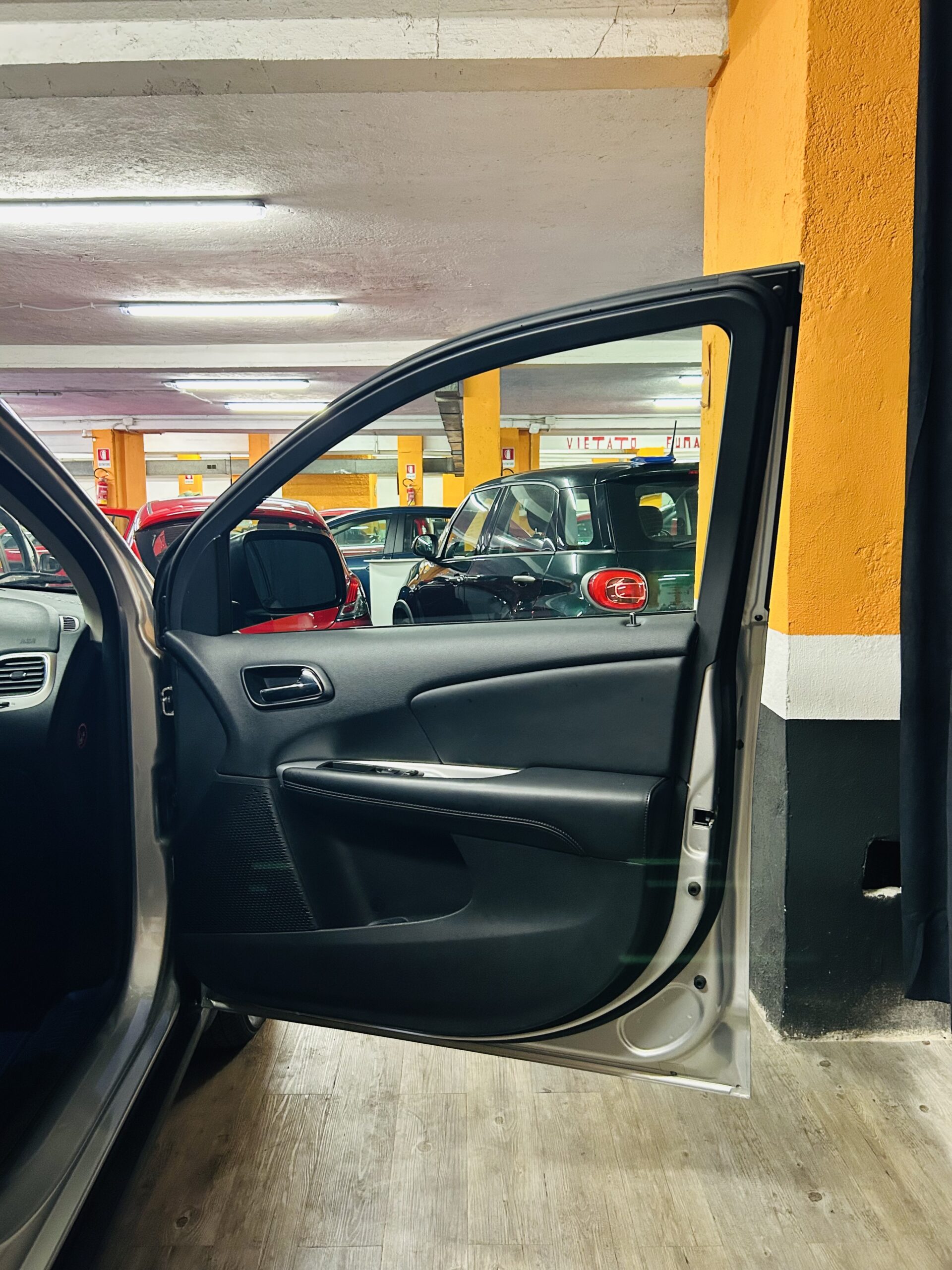 FIAT FREEMONT 2.0 MULTIJET ALLESTIMENTO FULL OPTIONAL LOUNGE CON SOLI 36.013 KM
