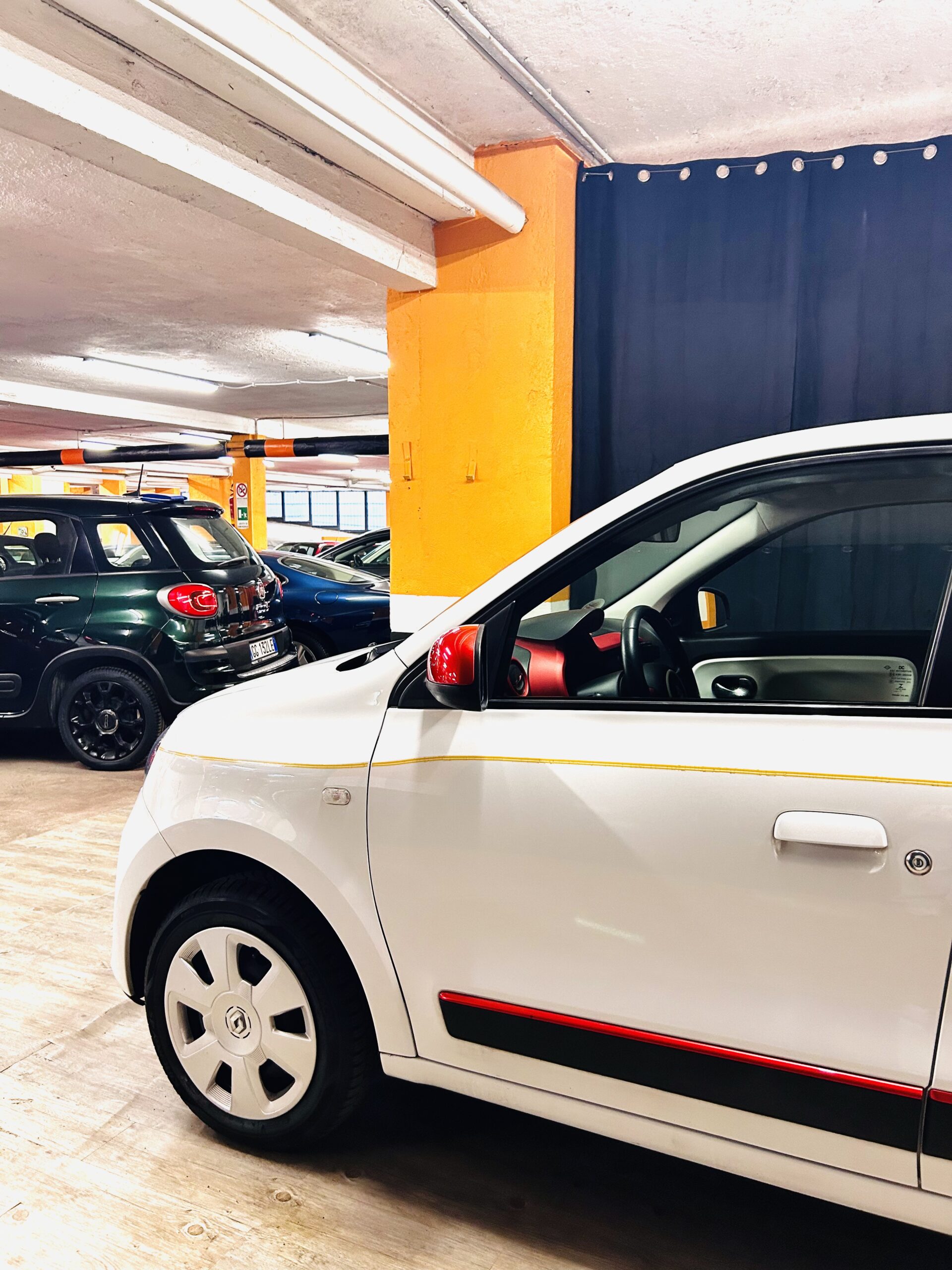 RENAULT TWINGO SCe BIANCA 1.0 BENZINA CON SOLI 40.219 KM.