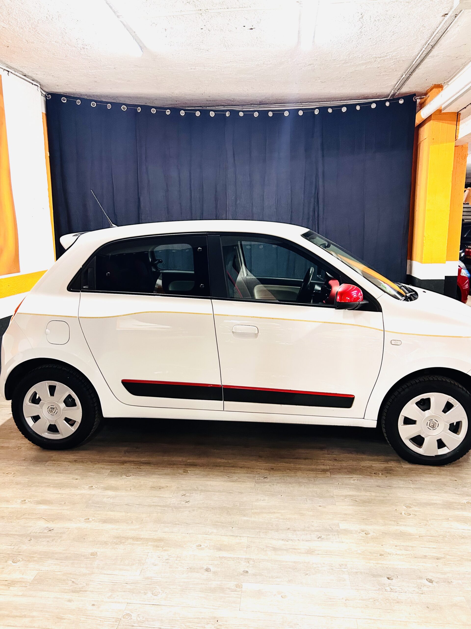 RENAULT TWINGO SCe BIANCA 1.0 BENZINA CON SOLI 40.219 KM.