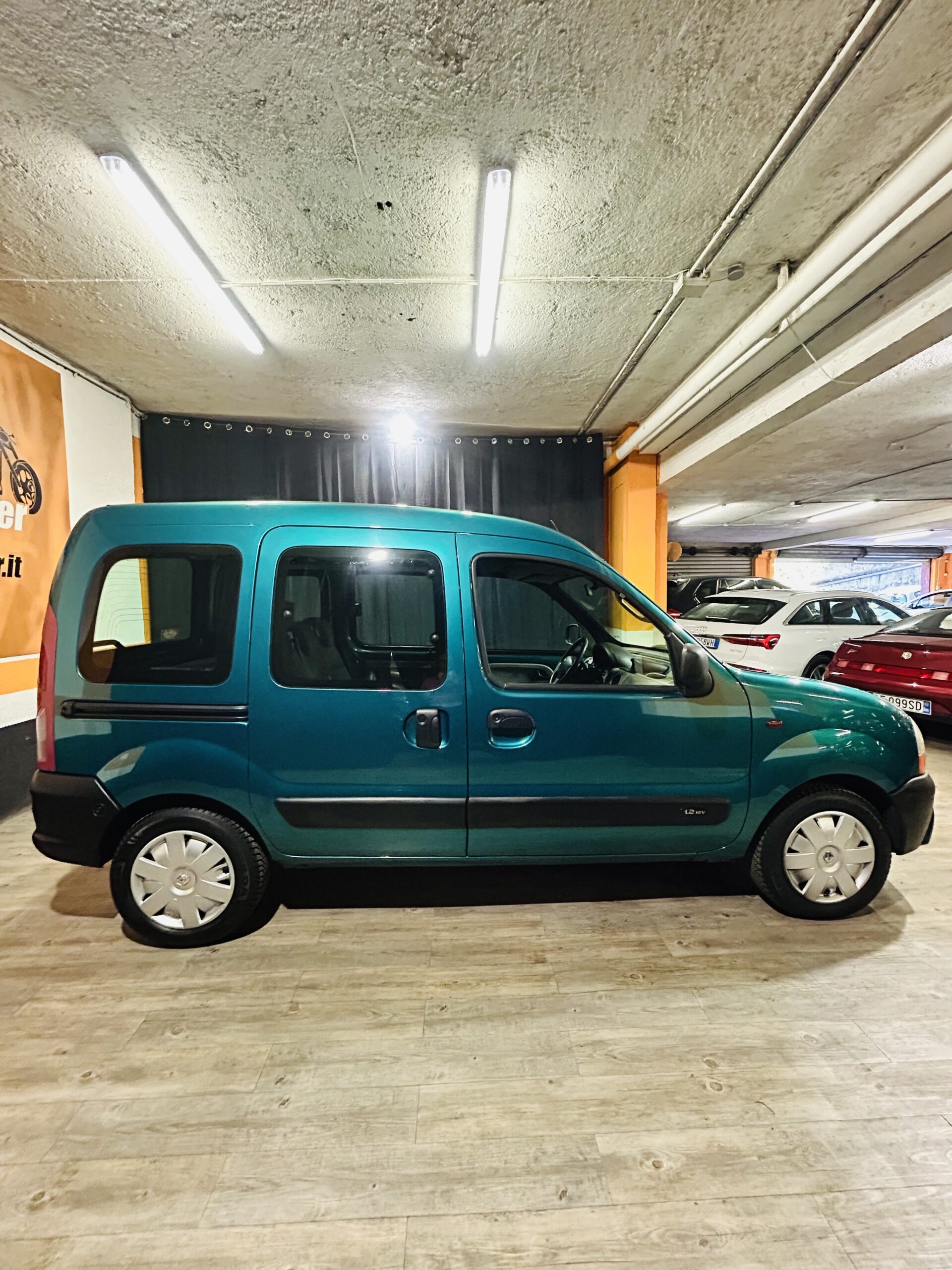 RENAULT KANGOO 1.2 16V IN PERFETTE CONDIZIONI .