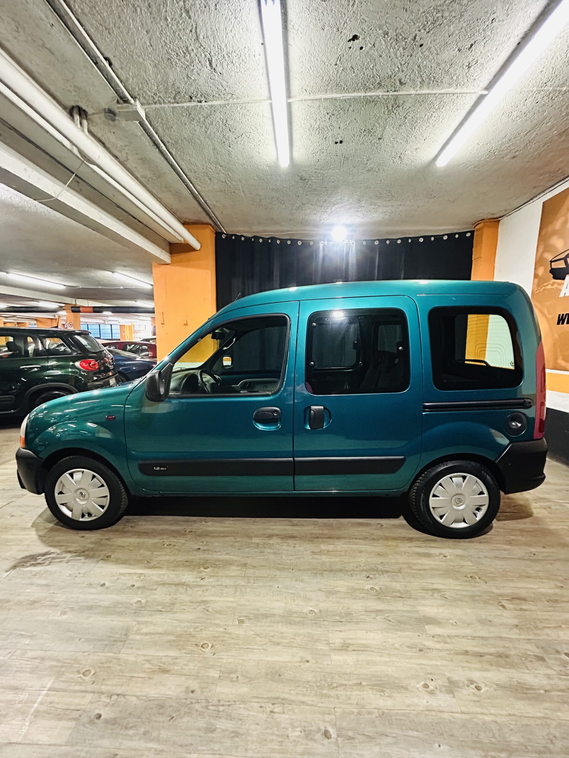 RENAULT KANGOO 1.2 16V IN PERFETTE CONDIZIONI .