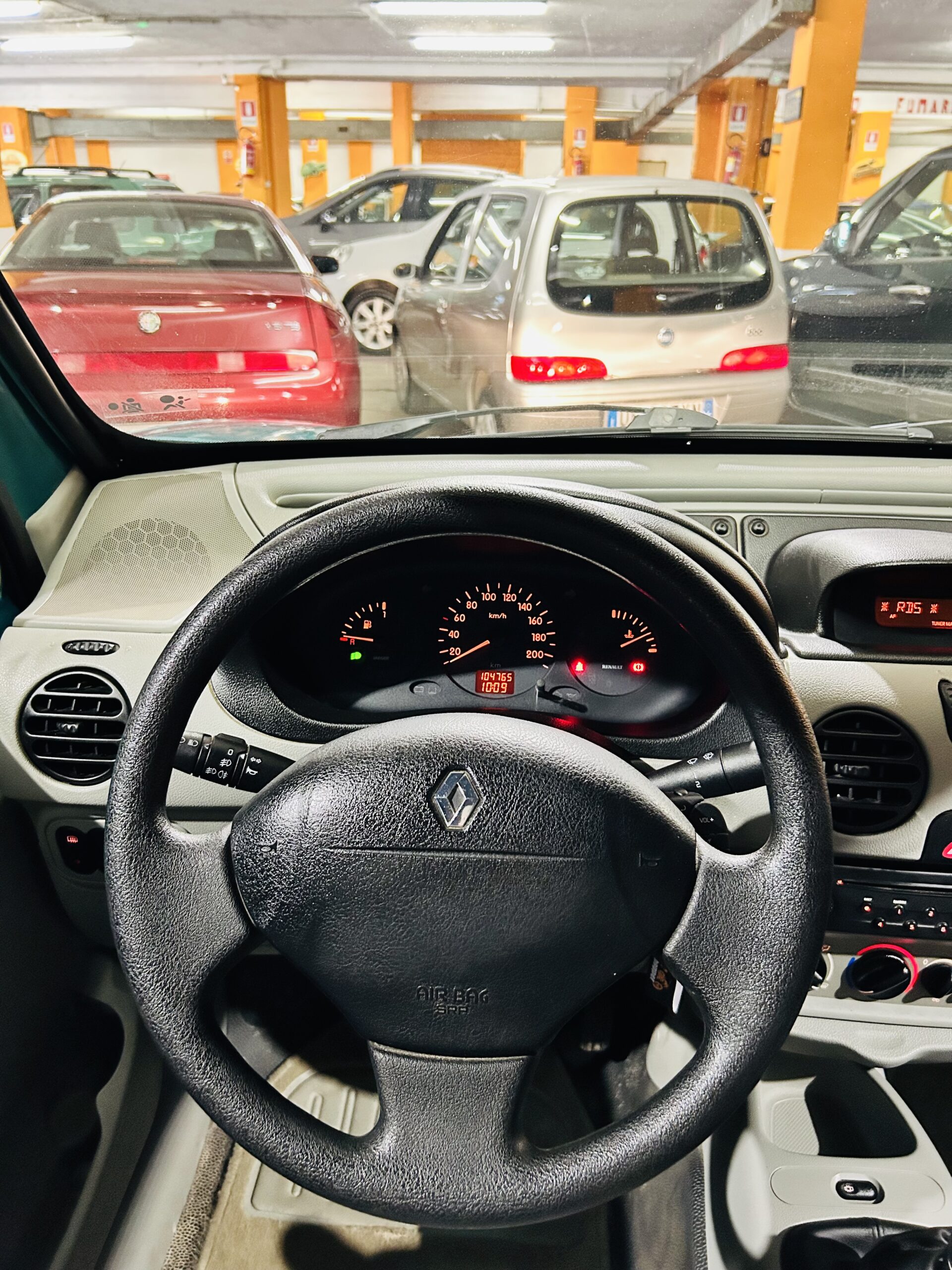 RENAULT KANGOO 1.2 16V IN PERFETTE CONDIZIONI .