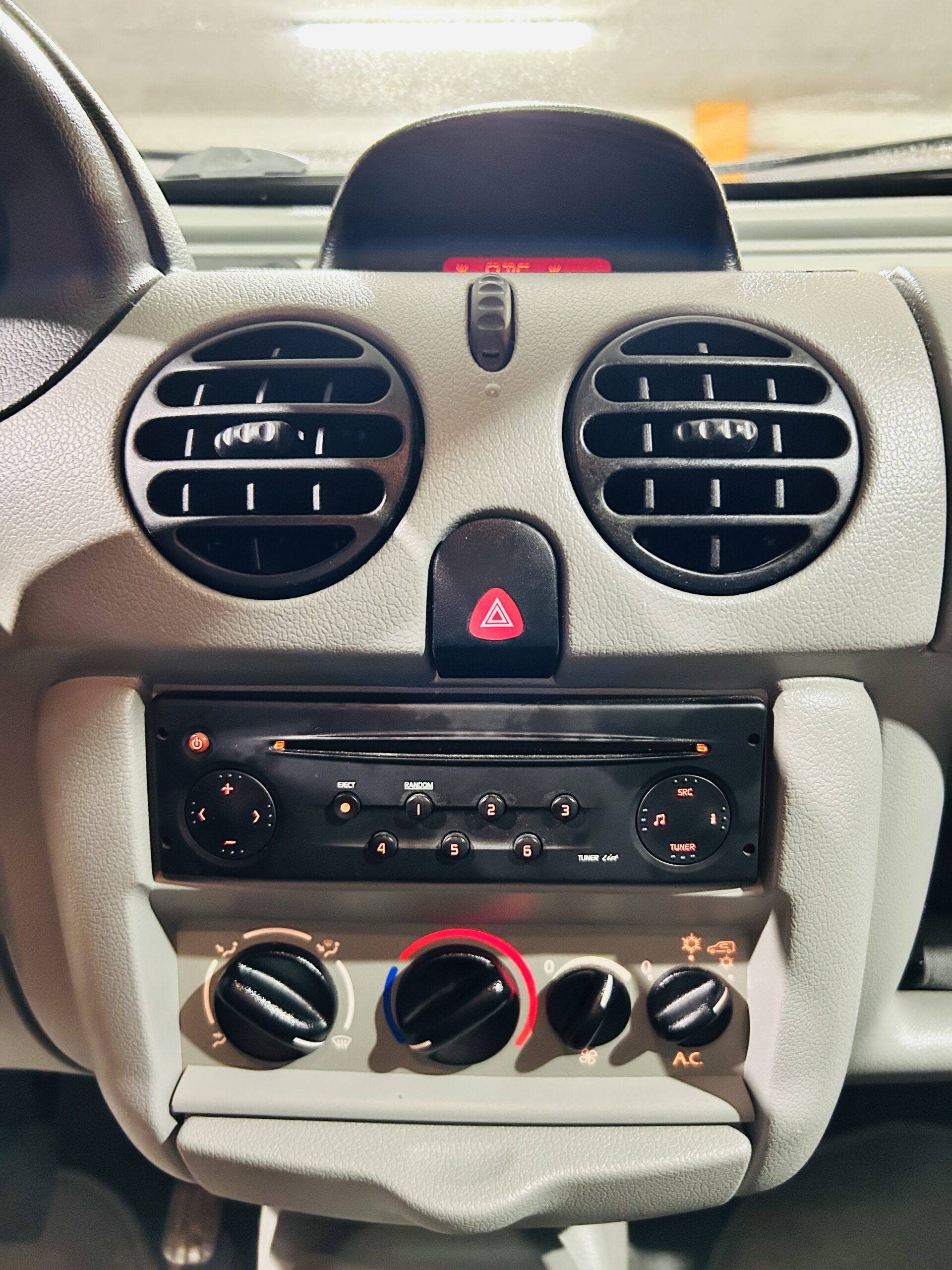 RENAULT KANGOO 1.2 16V IN PERFETTE CONDIZIONI .