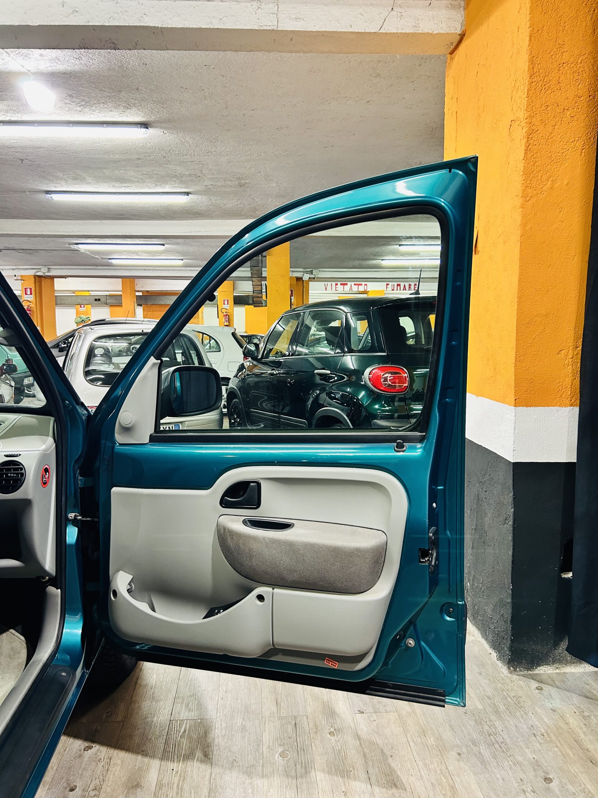 RENAULT KANGOO 1.2 16V IN PERFETTE CONDIZIONI .