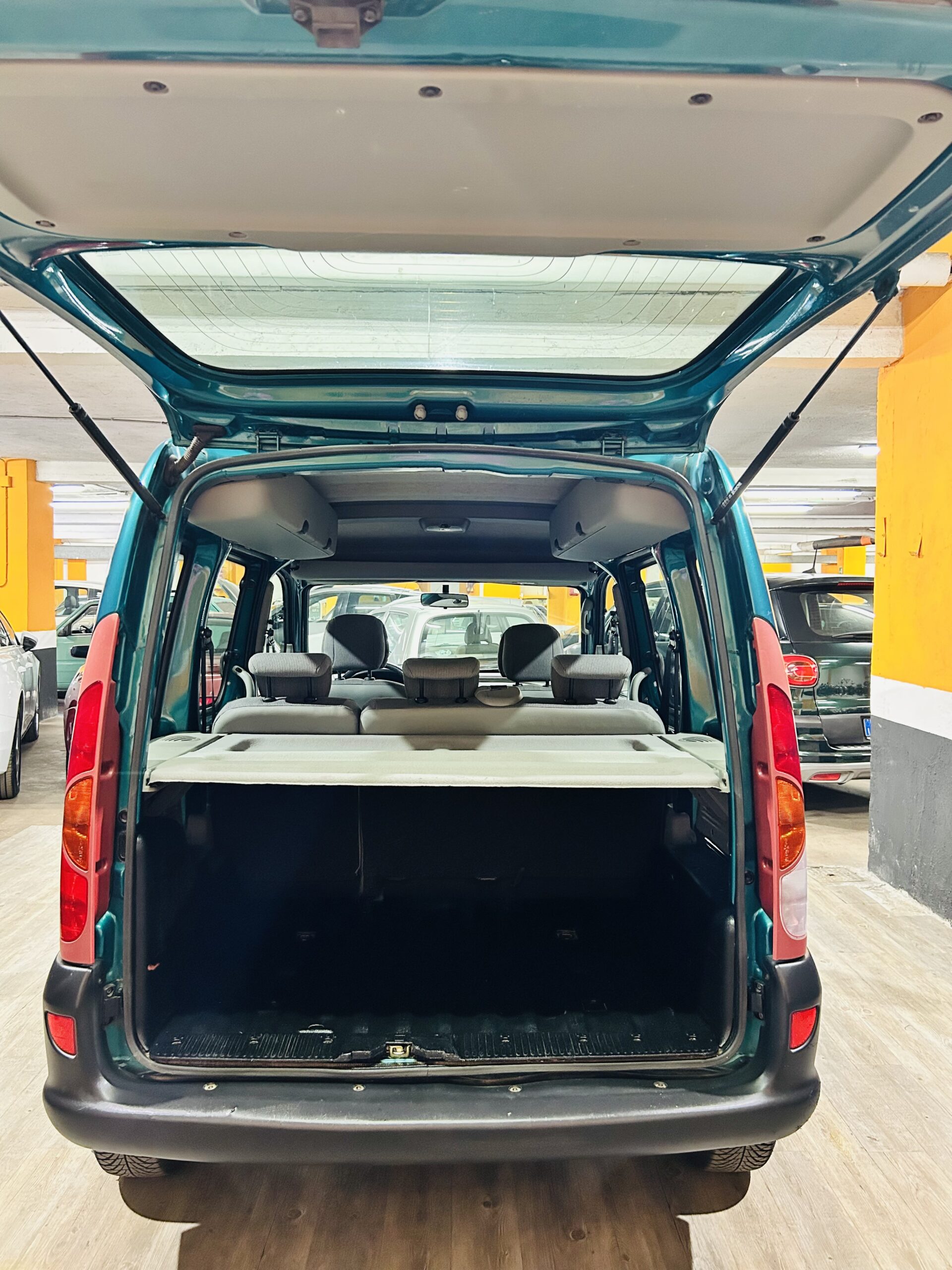 RENAULT KANGOO 1.2 16V IN PERFETTE CONDIZIONI .