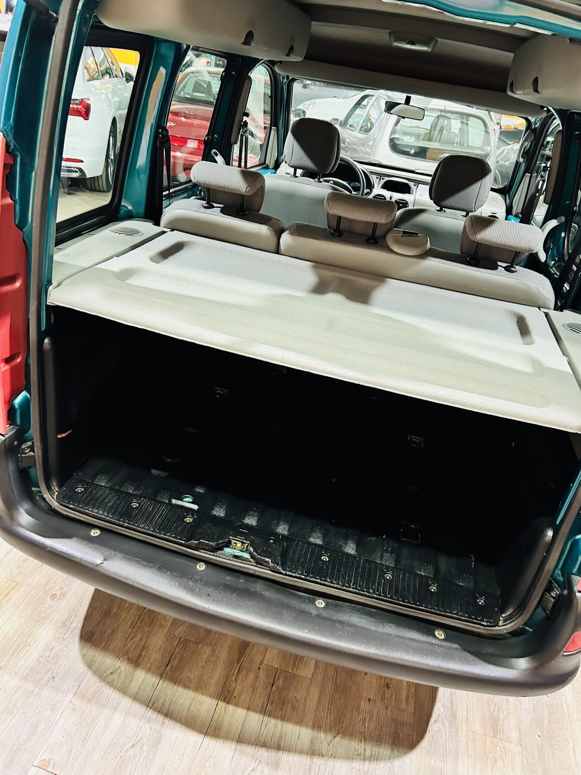 RENAULT KANGOO 1.2 16V IN PERFETTE CONDIZIONI .